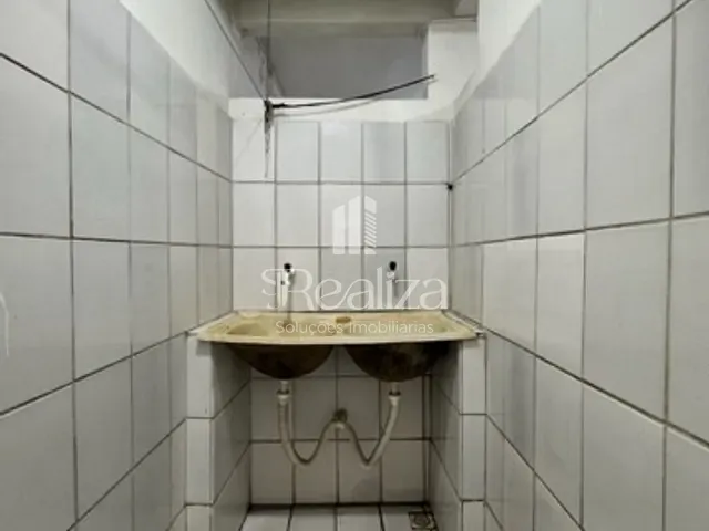 Prédio com 102m², à venda ou para alugar, no bairro Malhado em Ilhéus