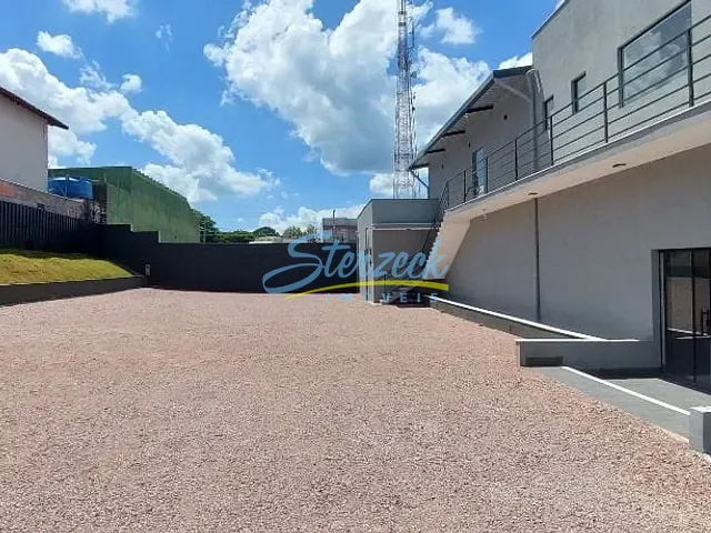 Prédio com 720m², para alugar, no bairro Marambaia em Vinhedo