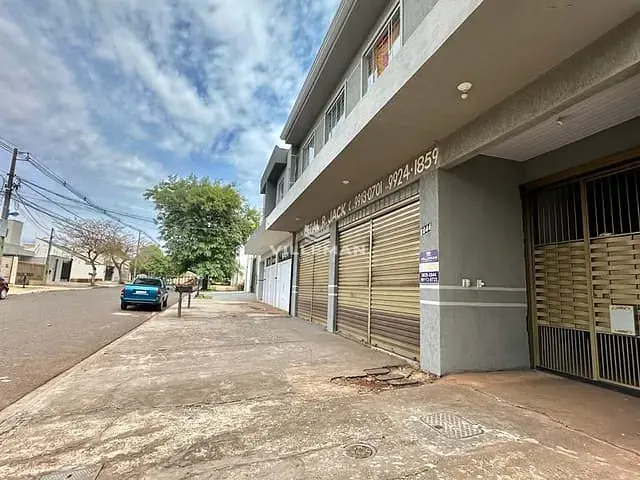 Prédio com 300m², à venda, no bairro Jardim Monte Rei em Maringá
