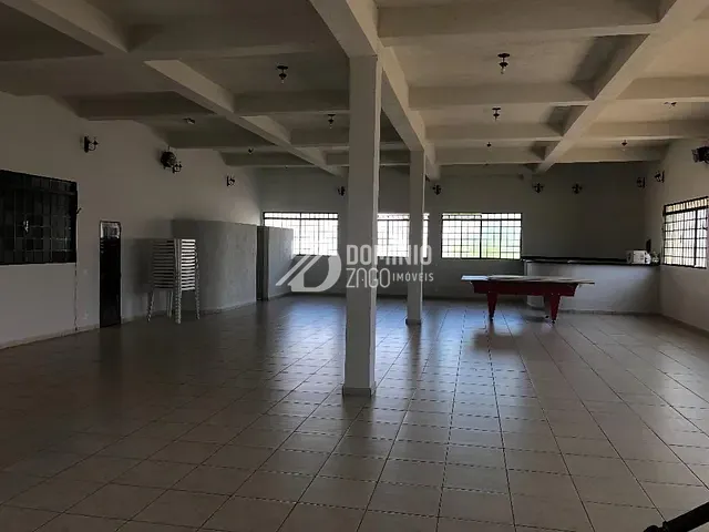 Prédio com 350m², à venda, no bairro Estados Unidos em Uberaba