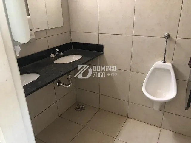 Prédio com 350m², à venda, no bairro Estados Unidos em Uberaba