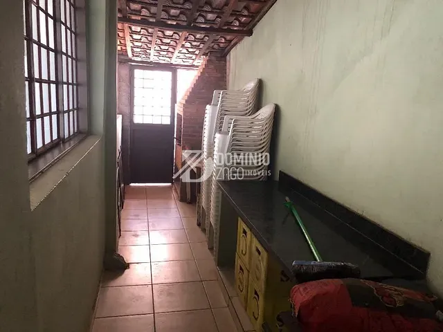 Prédio com 350m², à venda, no bairro Estados Unidos em Uberaba