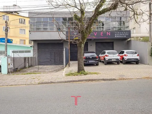 Prédio com 395m², à venda, no bairro Portão em Curitiba