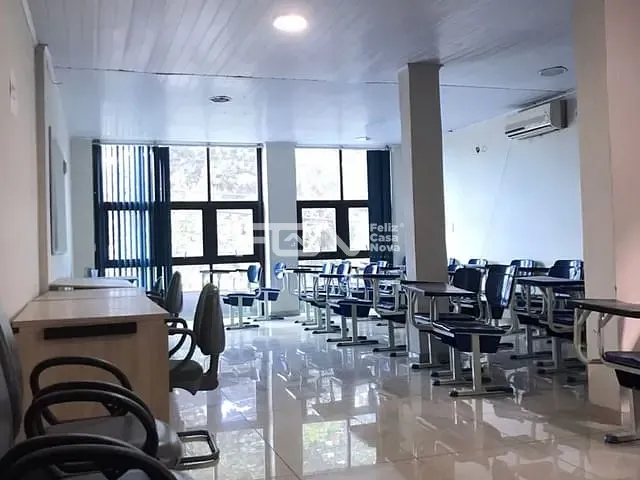 Prédio à venda, no bairro Centro em Camaçari