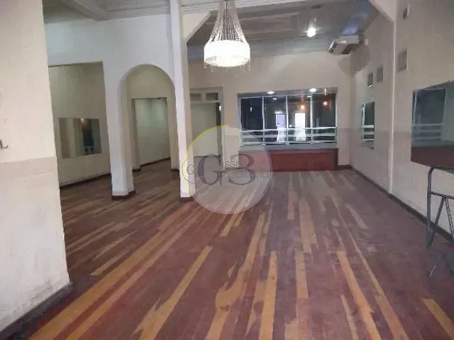 Prédio à venda, no bairro Centro em Pelotas