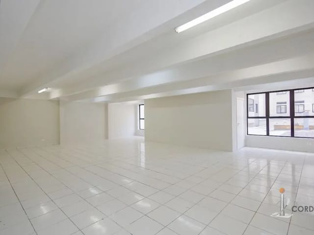 Prédio para alugar, no bairro Centro em Curitiba