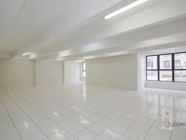Prédio para alugar, no bairro Centro em Curitiba