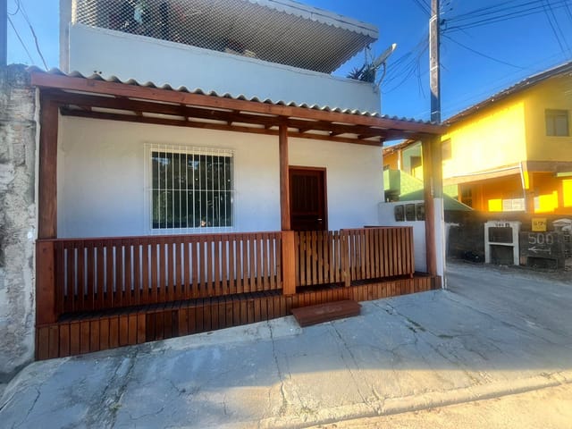 Prédio com 215m² 6 quartos e 4 banheiros, à venda, no bairro Vargem do Bom Jesus em Florianópolis