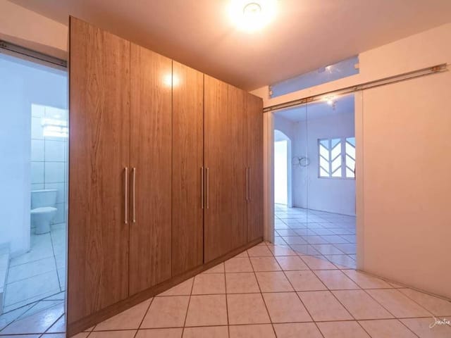 Prédio com 215m² 6 quartos e 4 banheiros, à venda, no bairro Vargem do Bom Jesus em Florianópolis