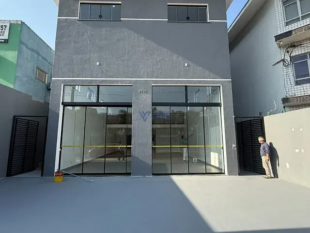 Prédio com 250m², para alugar, no bairro Jardim das Indústrias em São José dos Campos