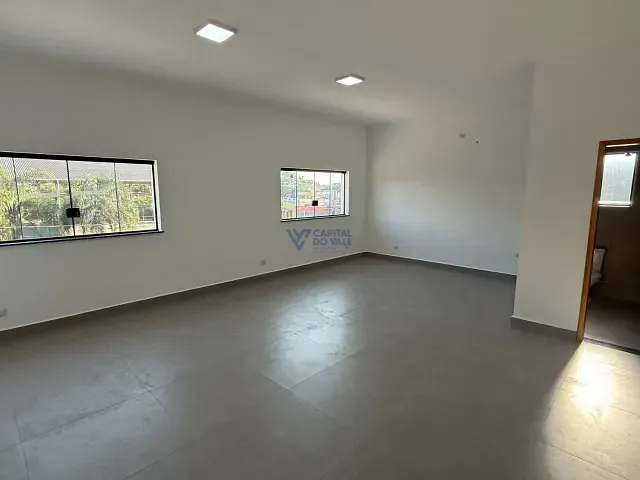 Prédio com 250m², para alugar, no bairro Jardim das Indústrias em São José dos Campos