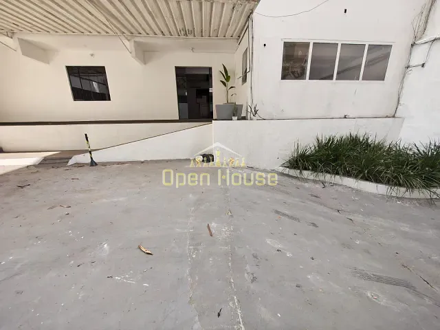 Prédio com 792m², para alugar, no bairro Retiro em Volta Redonda