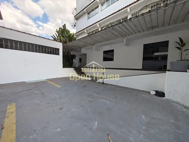 Prédio com 792m², para alugar, no bairro Retiro em Volta Redonda