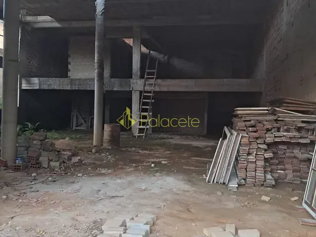 Prédio com 900m², à venda, no bairro Portal das Colinas em Guaratinguetá