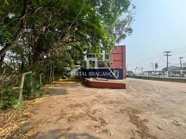 Prédio com 7000m², para alugar, no bairro Jardim São Lourenço em Bragança Paulista