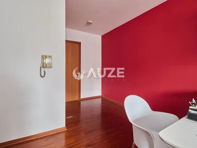 Prédio com 22m² 1 quarto e 1 banheiro, à venda, no bairro Centro em Curitiba
