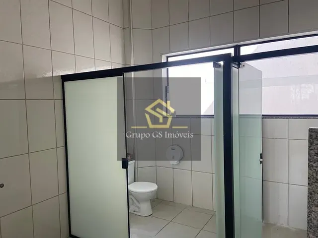Prédio com 300m², para alugar, no bairro Jardim Santo Antônio em Valinhos