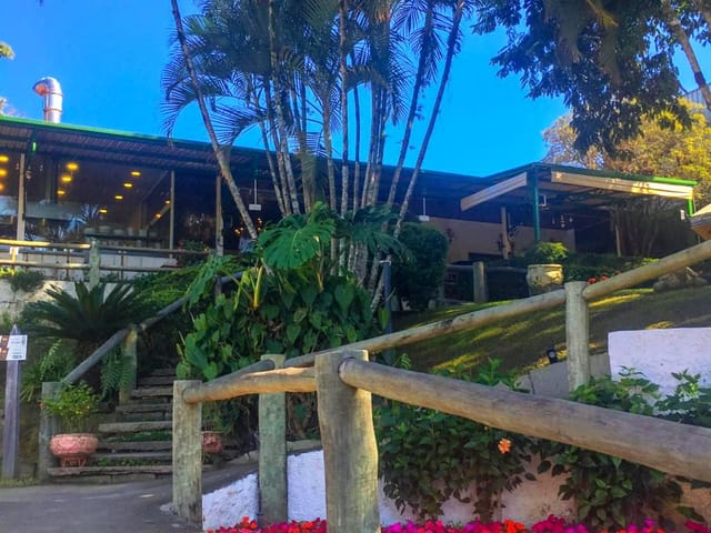 Foto do Prédio - Lindo imóvel a venda em Guararema, pronto para atender um restaurante. | Resolve Imóveis