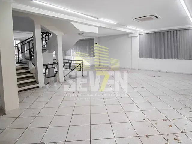 Prédio com 500m², à venda, no bairro Vila Brunhari em Bauru