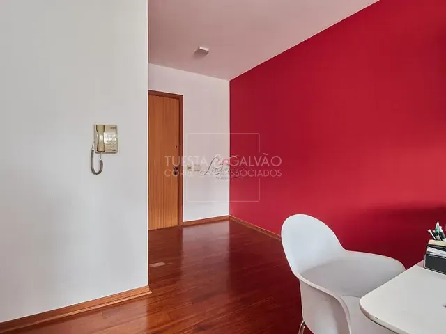 Prédio com 22m² 1 quarto e 1 banheiro, à venda, no bairro Centro em Curitiba