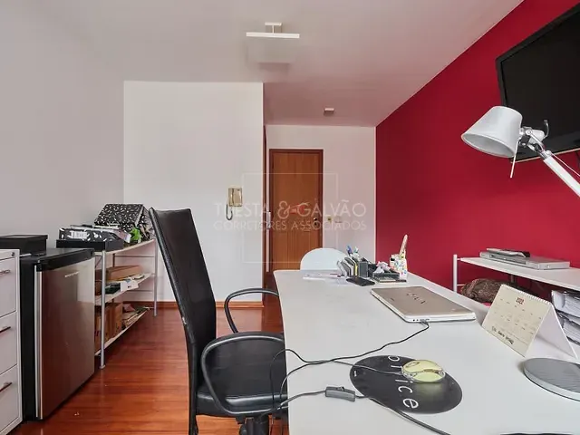 Prédio com 22m² 1 quarto e 1 banheiro, à venda, no bairro Centro em Curitiba