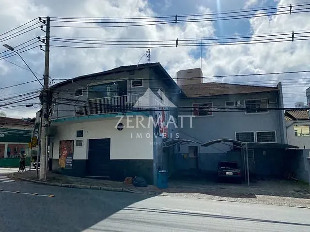 Prédio com 800m², à venda, no bairro Velha em Blumenau