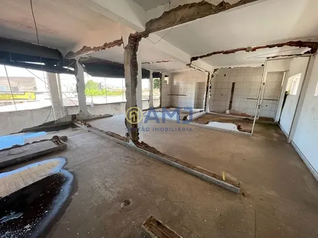 Prédio com 250m², à venda, no bairro Vila Redenção em Goiânia