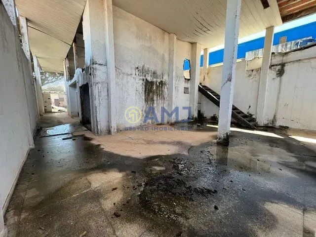 Prédio com 250m², à venda, no bairro Vila Redenção em Goiânia