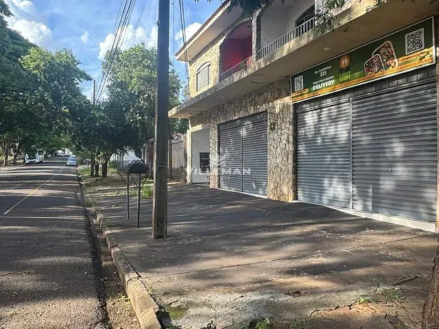 Prédio com 560m², à venda, no bairro Zona 08 em Maringá