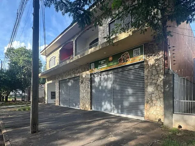 Prédio com 560m², à venda, no bairro Zona 08 em Maringá