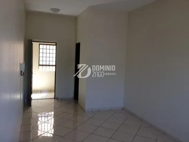 Prédio com 960m², para alugar, no bairro Parque do Mirante em Uberaba