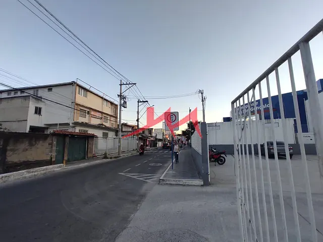 Prédio com 565m², à venda, no bairro Vila Três em São Gonçalo