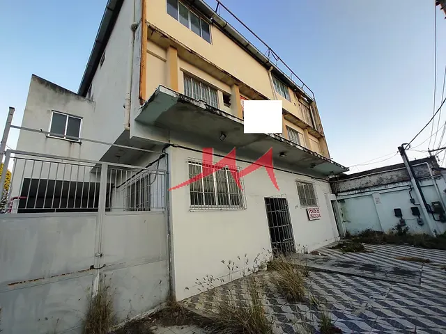 Prédio com 565m², à venda, no bairro Vila Três em São Gonçalo