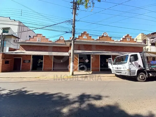 Prédio com 605m², à venda, no bairro Centro em Holambra
