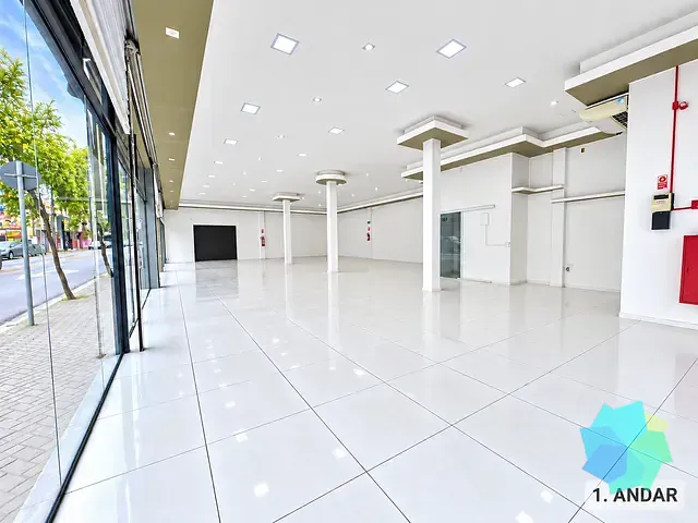 Prédio com 1050m², para alugar, no bairro Centro em Salto