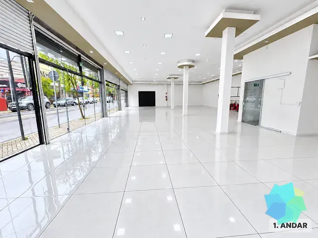Prédio com 1050m², para alugar, no bairro Centro em Salto