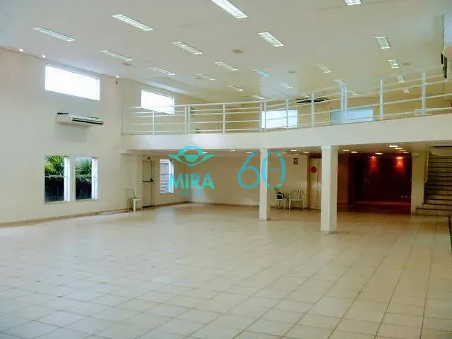 Prédio com 600m², para alugar, no bairro Jardim Goiás em Goiânia
