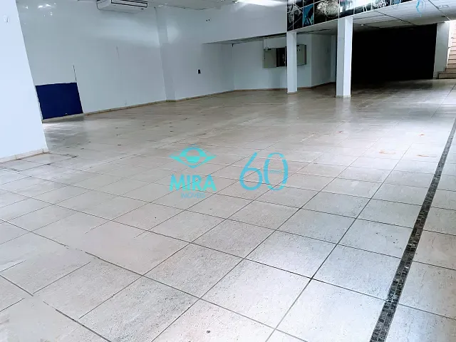 Prédio com 600m², para alugar, no bairro Jardim Goiás em Goiânia