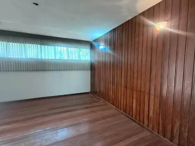Prédio com 231m² 4 quartos e 4 banheiros, para alugar, no bairro Centro em Londrina