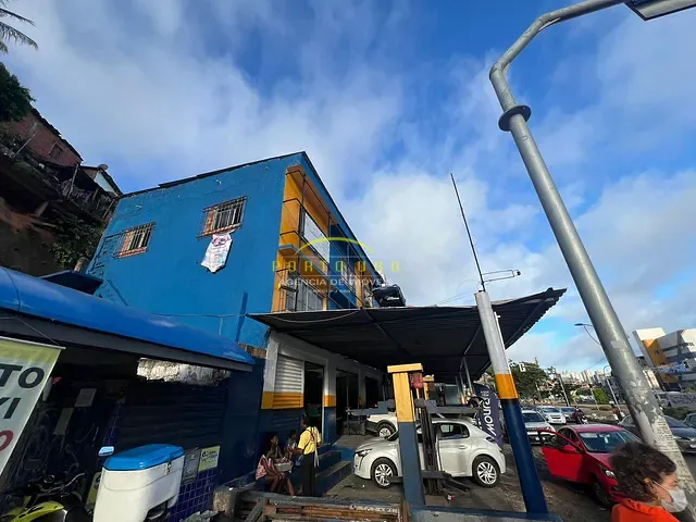 Prédio à venda, no bairro Engenho Velho da Federação em Salvador