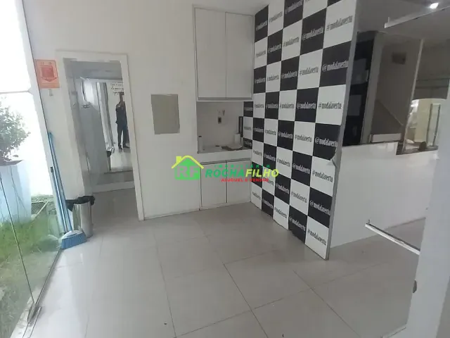 Prédio com 187m², para alugar, no bairro Vermelha em Teresina