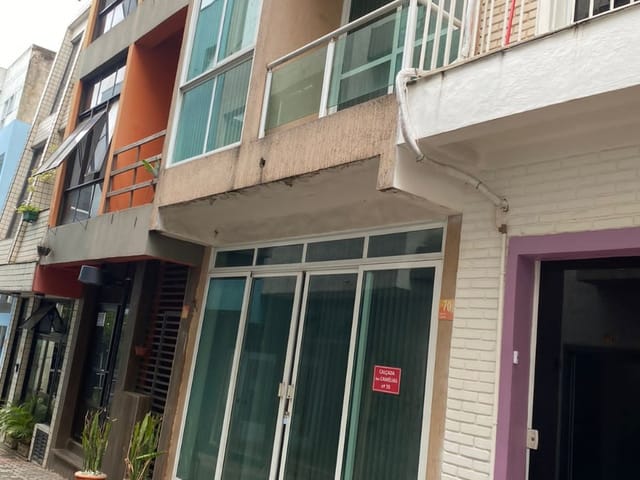 Prédio com 150m², à venda ou para alugar, no bairro Condomínio Centro Comercial Alphaville em Barueri