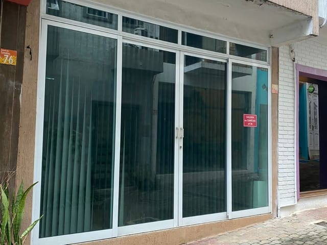 Prédio com 150m², à venda ou para alugar, no bairro Condomínio Centro Comercial Alphaville em Barueri