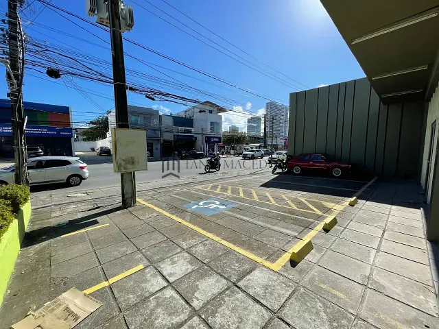 Prédio para alugar, no bairro Pina em Recife