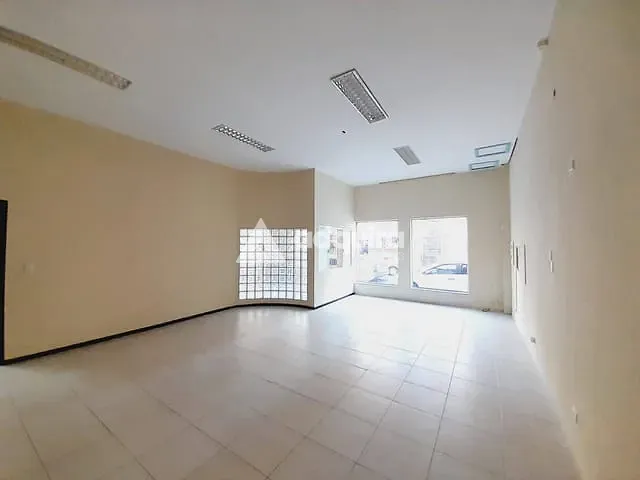 Prédio com 494m², para alugar, no bairro Centro em Ponta Grossa
