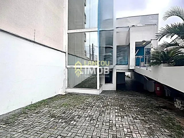 Prédio à venda, no bairro Vila Santa Terezinha em Várzea Paulista