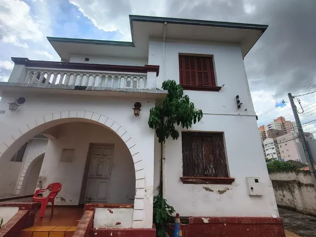 Prédio com 294m² 5 quartos e 5 banheiros, à venda, no bairro Centro em Londrina