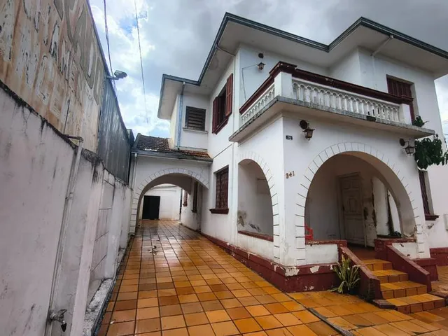 Prédio com 294m² 5 quartos e 5 banheiros, à venda, no bairro Centro em Londrina