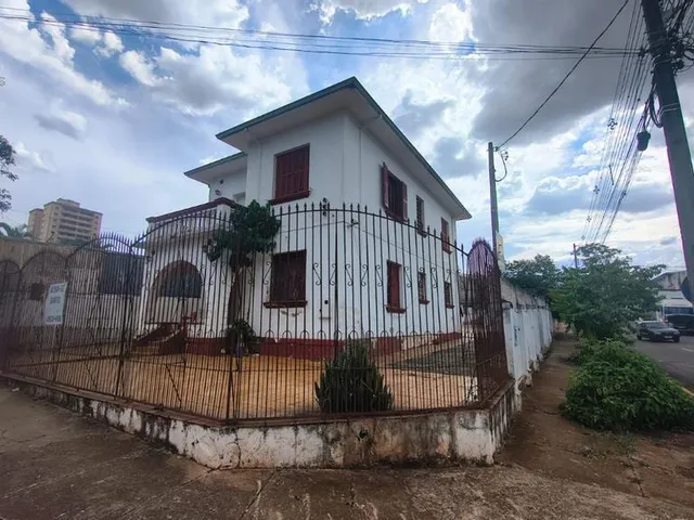Prédio com 294m² 5 quartos e 5 banheiros, à venda, no bairro Centro em Londrina