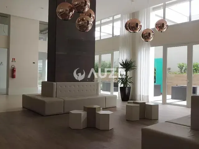 Prédio com 33m², para alugar, no bairro ÁGUA VERDE em Curitiba